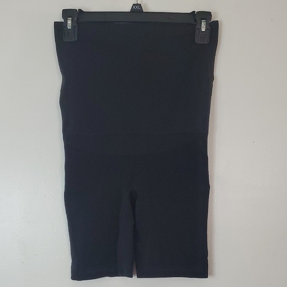 Yummie Black Shapewear 7' Shorts Tummy Control Butt Lift Size Large/Extra Large - Picture 1 of 10